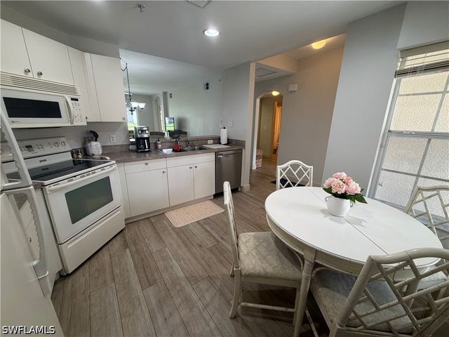 3009 Driftwood WAY 2803, Naples, FL 34109