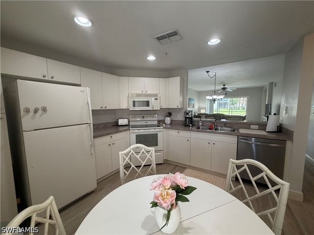 3009 Driftwood WAY 2803, Naples, FL 34109