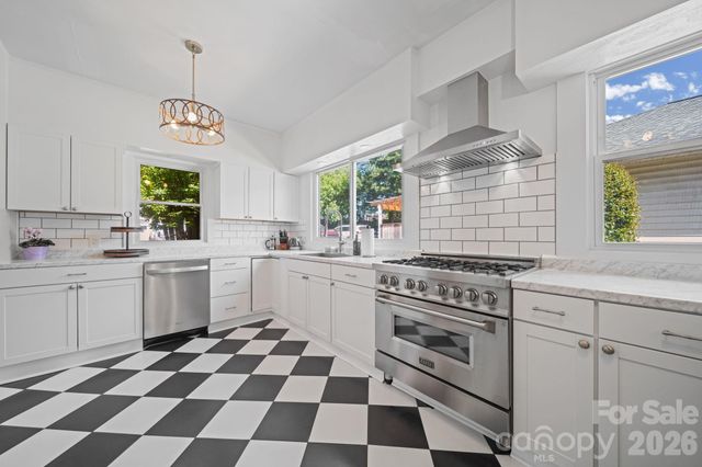 605 N Central Avenue, Belmont, NC 28012