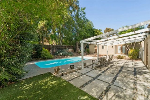 4719 Wortser, Sherman Oaks, CA 91423