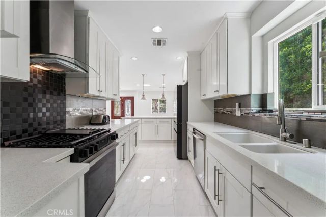 4719 Wortser, Sherman Oaks, CA 91423