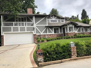 4080 Meadow Lark Drive, Calabasas, CA 91302