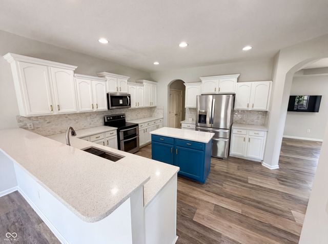 7212 Maple Bluff Place, Indianapolis, IN 46236