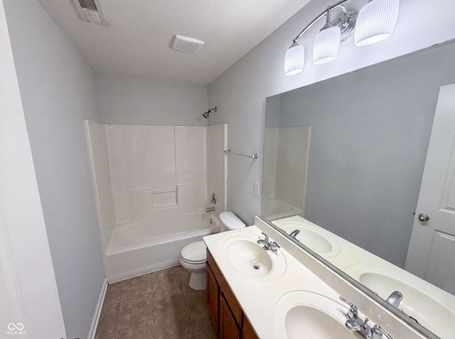 7212 Maple Bluff Place, Indianapolis, IN 46236