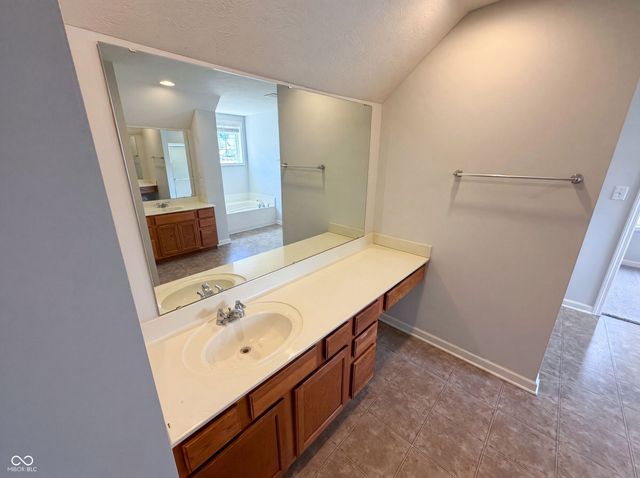 7212 Maple Bluff Place, Indianapolis, IN 46236