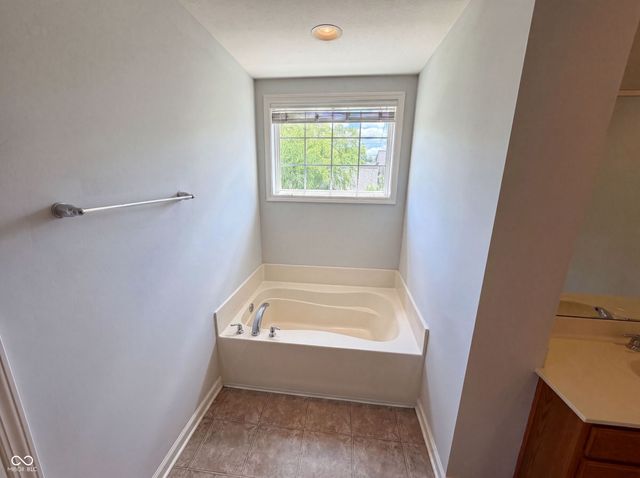 7212 Maple Bluff Place, Indianapolis, IN 46236
