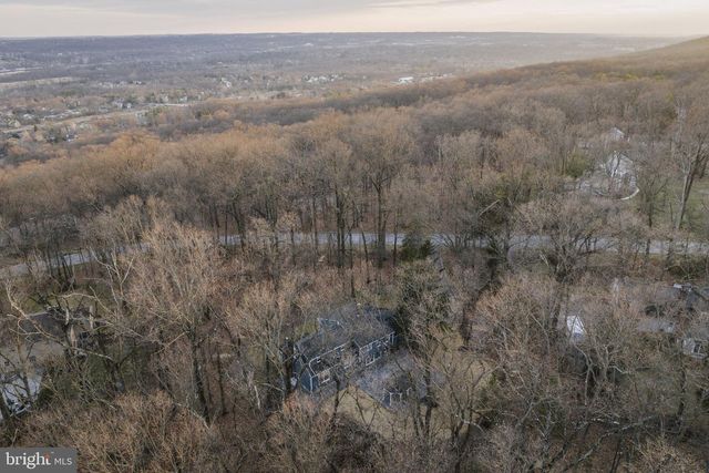 1760 FORGE MOUNTAIN DR, Phoenixville, PA 19460