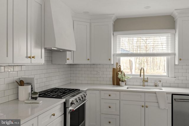 1760 FORGE MOUNTAIN DR, Phoenixville, PA 19460