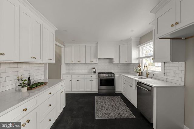 1760 FORGE MOUNTAIN DR, Phoenixville, PA 19460