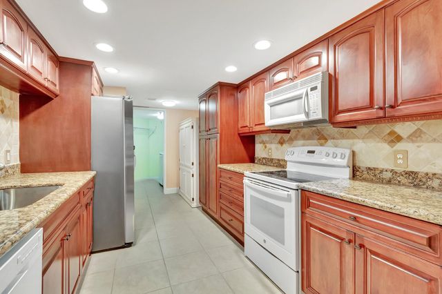 1915 Lavers Circle E-303, Delray Beach, FL 33444