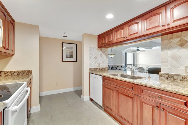 1915 Lavers Circle E-303, Delray Beach, FL 33444