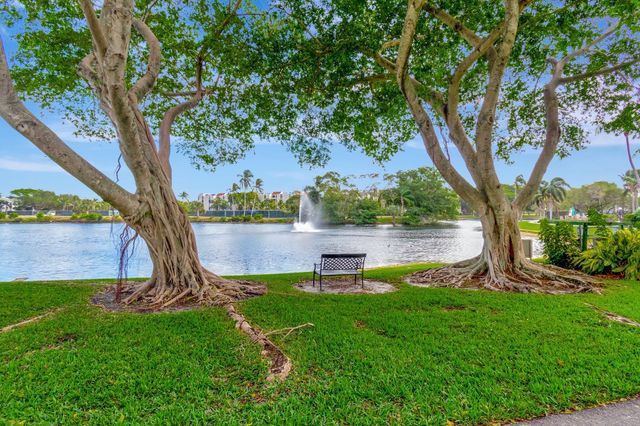 1915 Lavers Circle E-303, Delray Beach, FL 33444
