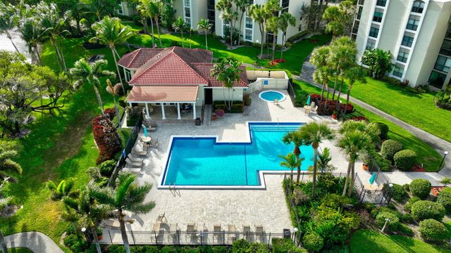 1915 Lavers Circle E-303, Delray Beach, FL 33444