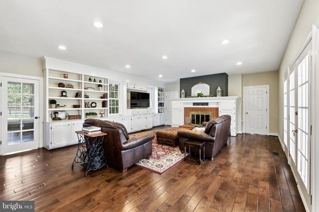 34294 BRIDGESTONE LN, Bluemont, VA 20135