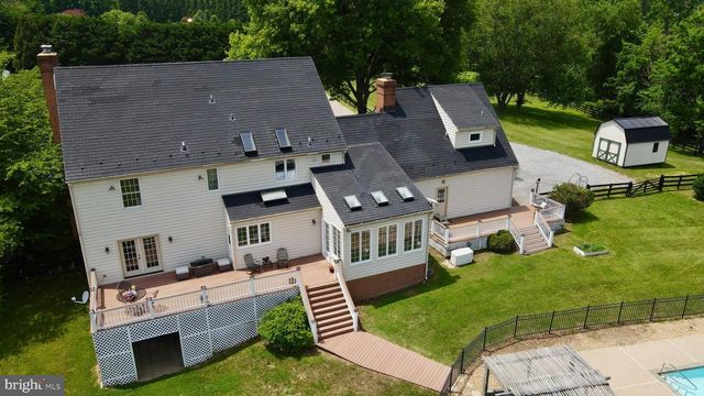 34294 BRIDGESTONE LN, Bluemont, VA 20135