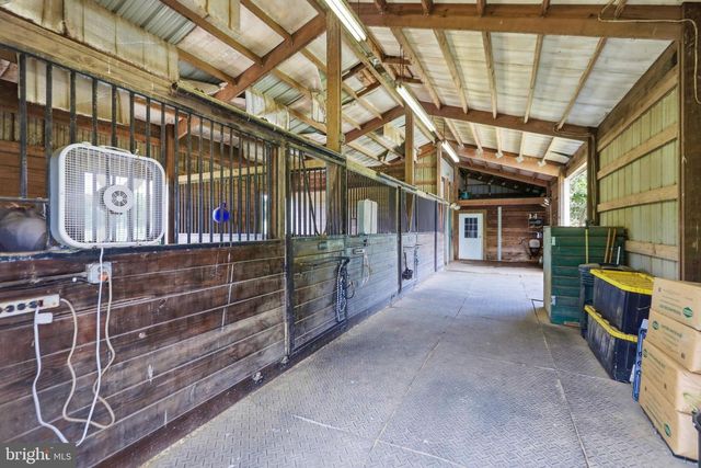 34294 BRIDGESTONE LN, Bluemont, VA 20135