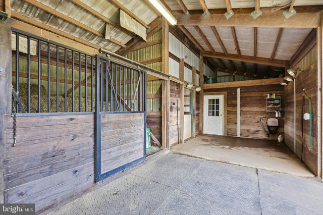 34294 BRIDGESTONE LN, Bluemont, VA 20135