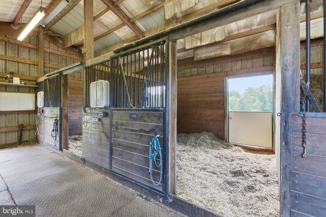 34294 BRIDGESTONE LN, Bluemont, VA 20135