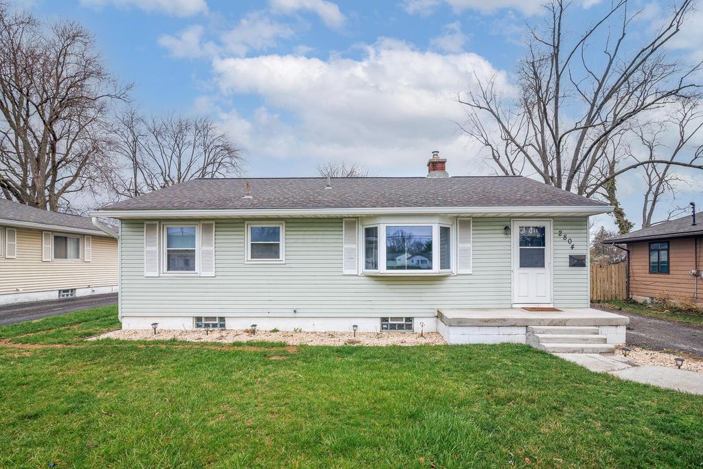 2804 Columbus Street, Grove City, OH 43123