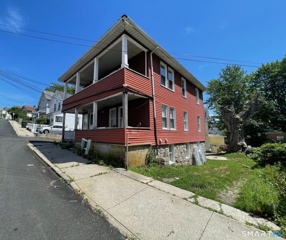 30 Chappell Street, New London, CT 06320