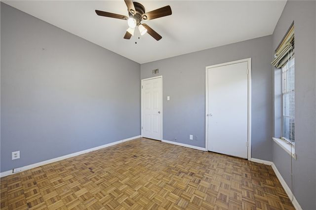 1114 Crescent Dr, Corpus Christi, TX 78412