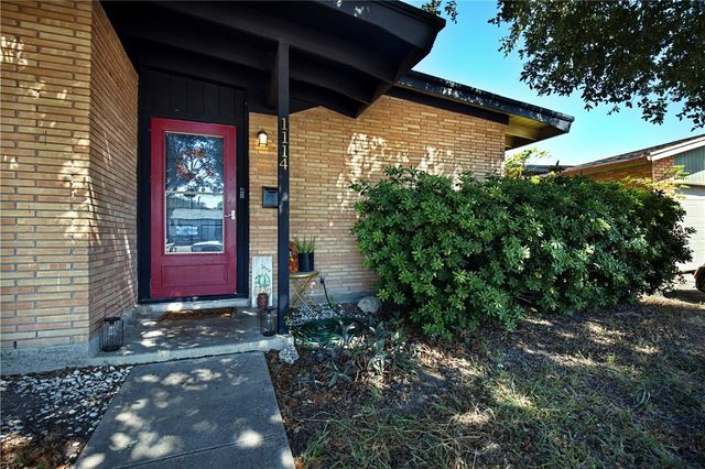 1114 Crescent Dr, Corpus Christi, TX 78412
