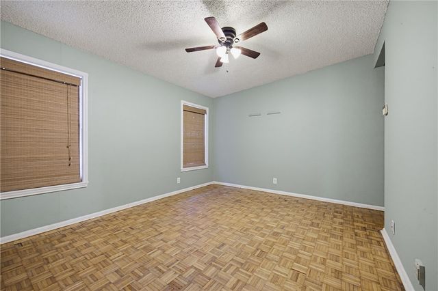 1114 Crescent Dr, Corpus Christi, TX 78412