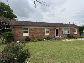 424 Sam Houston Dr, Lebanon, TN 37087