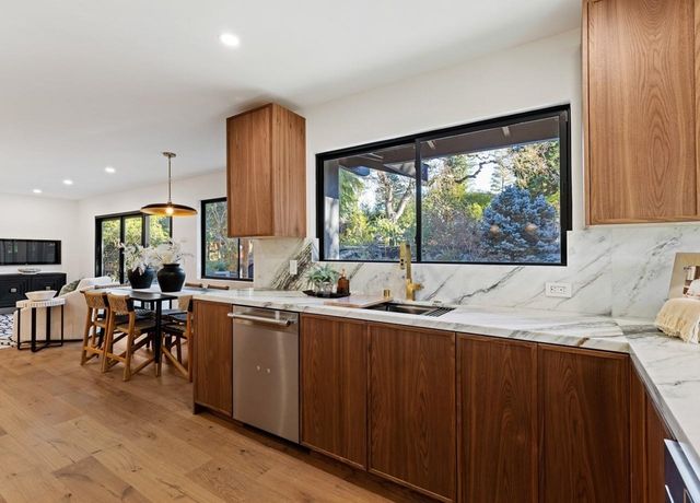 2530 Roundhill Dr, Alamo, CA 94507