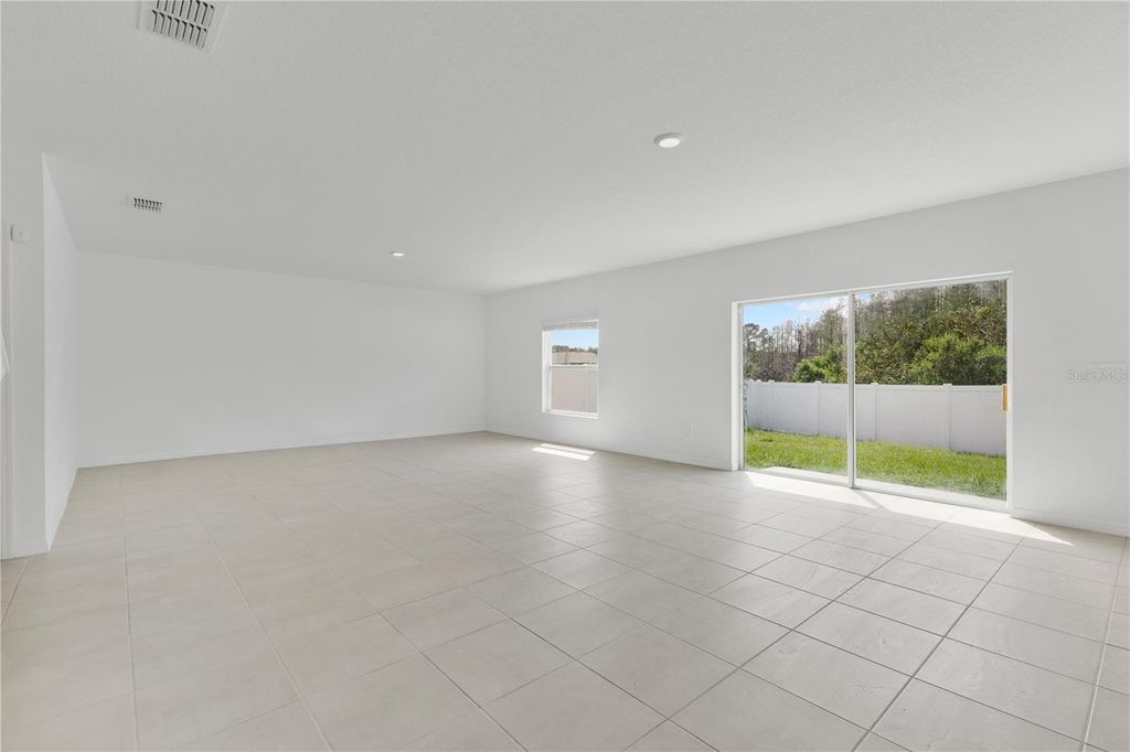 Image 3 of property listing at 557 PINK IBIS BEND, St Cloud, FL 34772