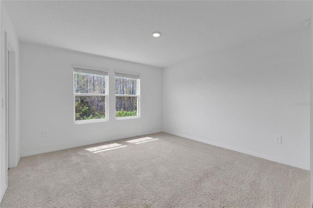 Image 8 of property listing at 557 PINK IBIS BEND, St Cloud, FL 34772