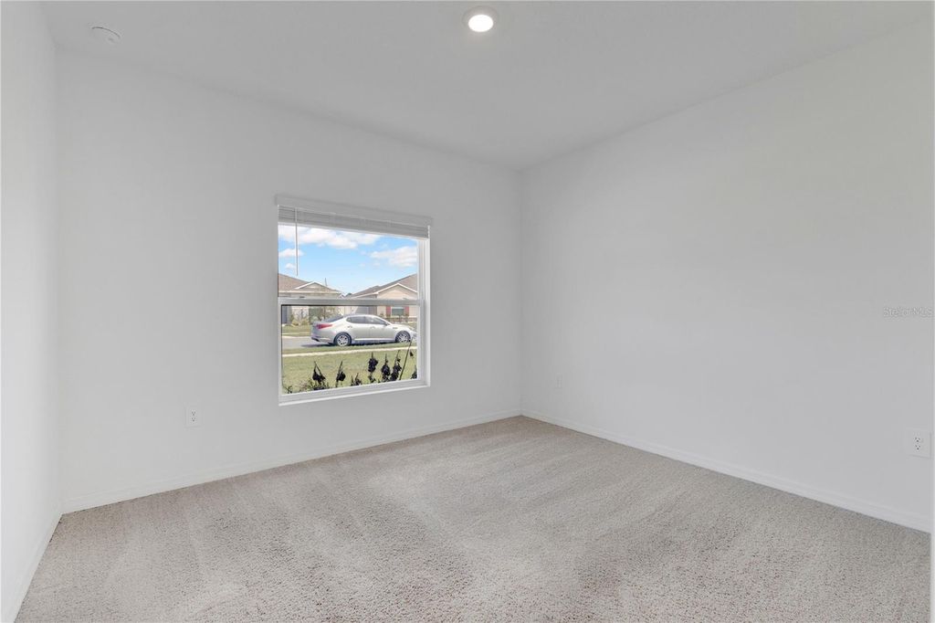 Image 10 of property listing at 557 PINK IBIS BEND, St Cloud, FL 34772