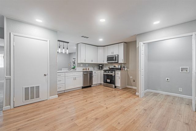 5307 Kelly Elliott, Arlington, TX 76017