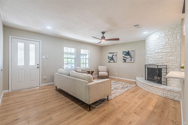 5307 Kelly Elliott, Arlington, TX 76017