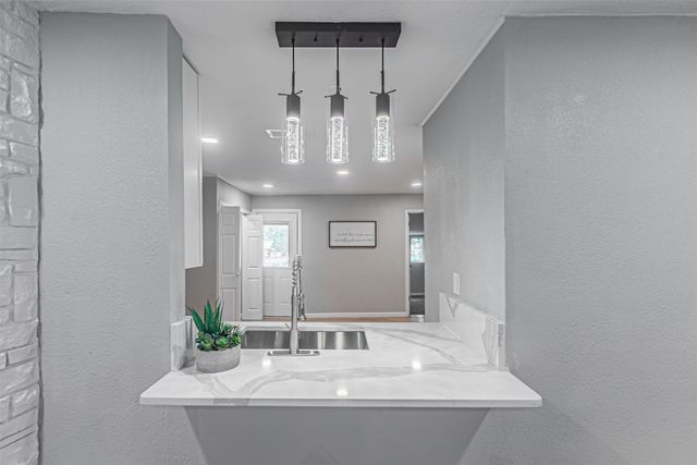 5307 Kelly Elliott, Arlington, TX 76017