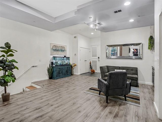 1 S EOLA DRIVE 1, Orlando, FL 32801