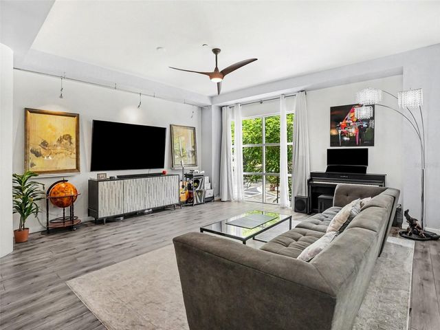 1 S EOLA DRIVE 1, Orlando, FL 32801