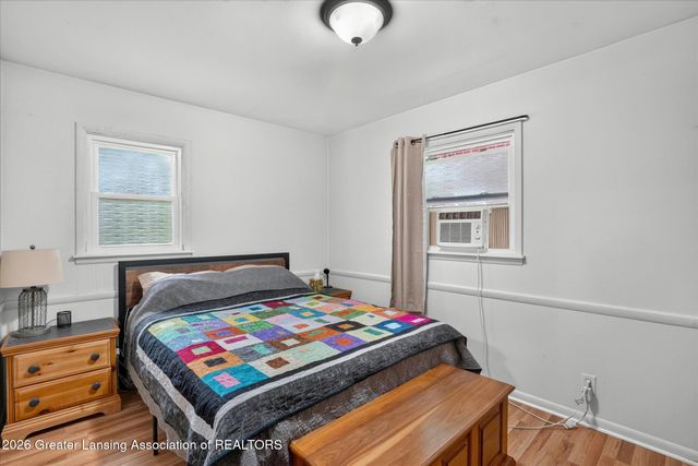 322 N Deerfield Avenue, Lansing, MI 48917