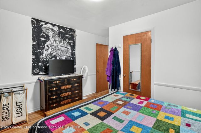 322 N Deerfield Avenue, Lansing, MI 48917
