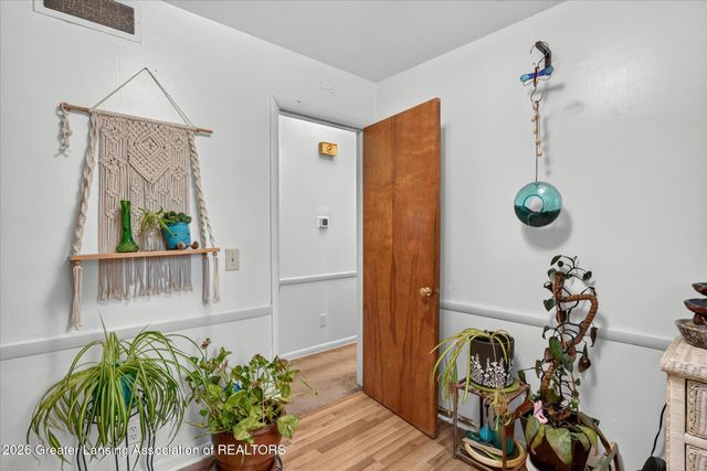 322 N Deerfield Avenue, Lansing, MI 48917