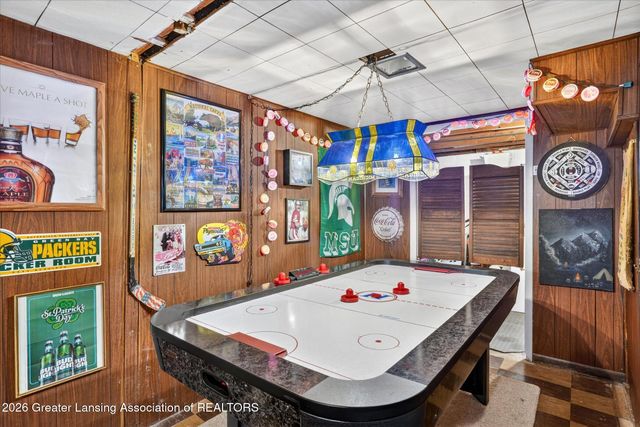 322 N Deerfield Avenue, Lansing, MI 48917