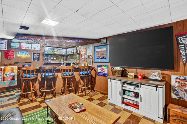 322 N Deerfield Avenue, Lansing, MI 48917