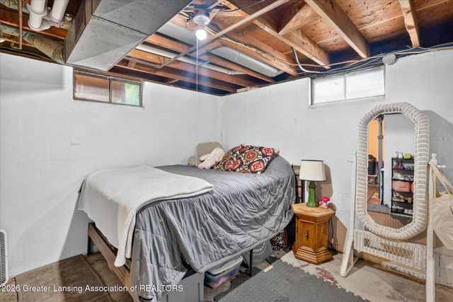 322 N Deerfield Avenue, Lansing, MI 48917