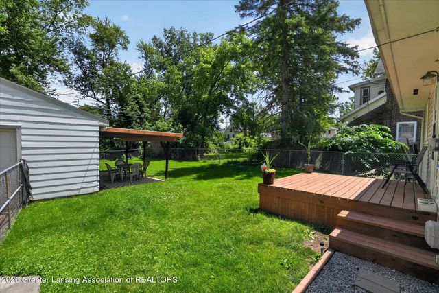 322 N Deerfield Avenue, Lansing, MI 48917