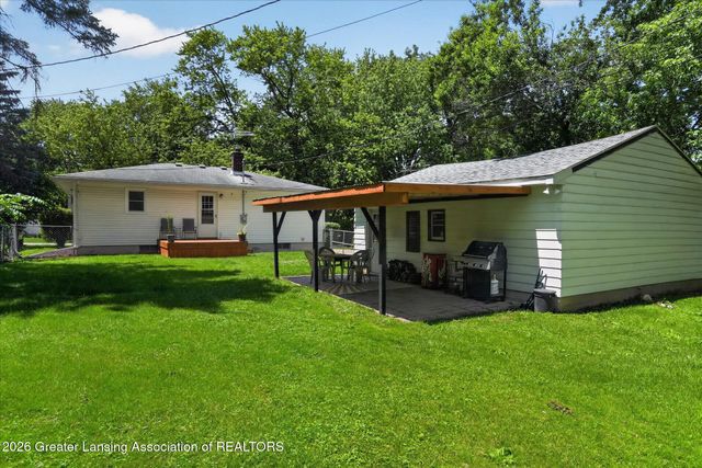 322 N Deerfield Avenue, Lansing, MI 48917