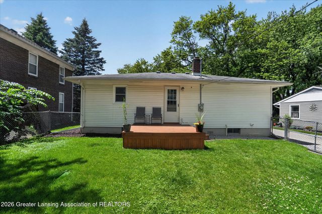 322 N Deerfield Avenue, Lansing, MI 48917