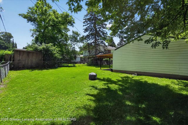 322 N Deerfield Avenue, Lansing, MI 48917