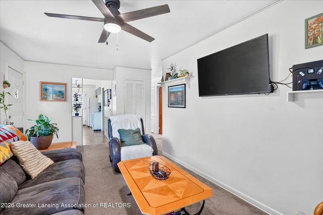 322 N Deerfield Avenue, Lansing, MI 48917