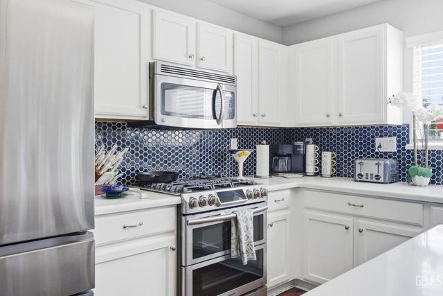 10815 Grand Prairie Drive, Bakersfield, CA 93311