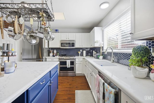 10815 Grand Prairie Drive, Bakersfield, CA 93311